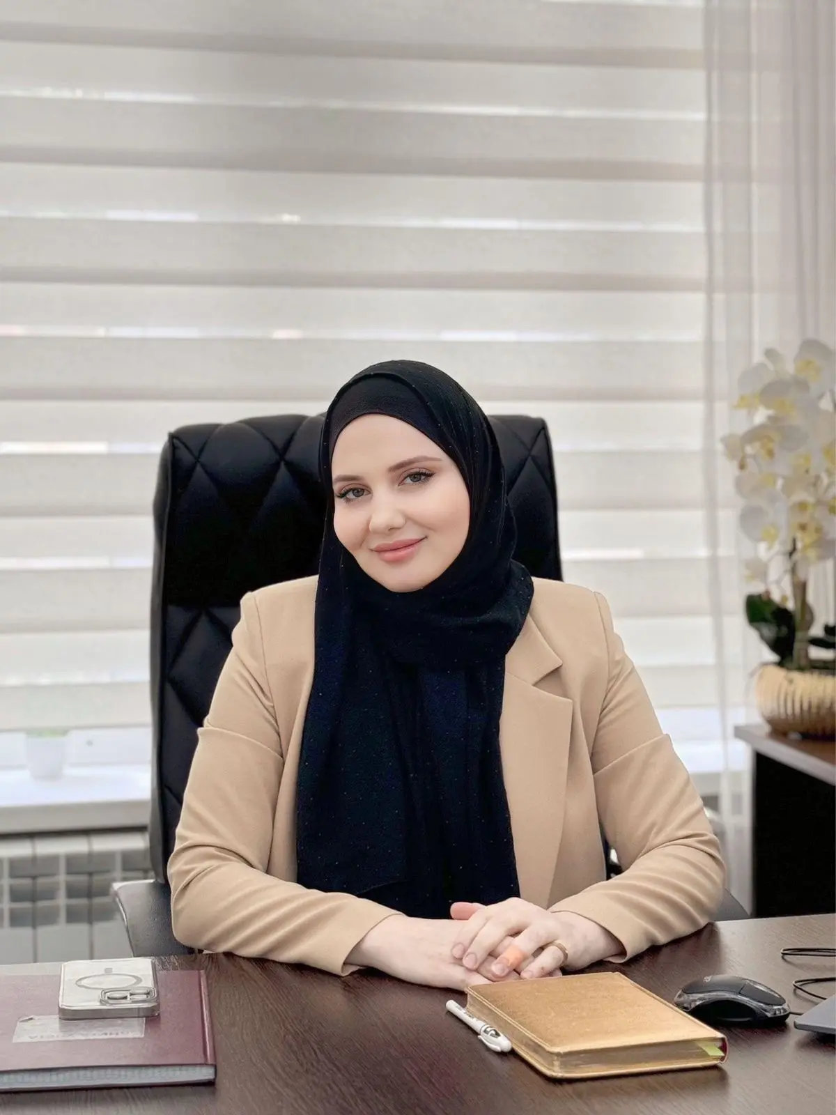Уважаемая Элина Вахаевна!От имени всего коллектива школы поздравляем Вас с днем рождения!Быть руково