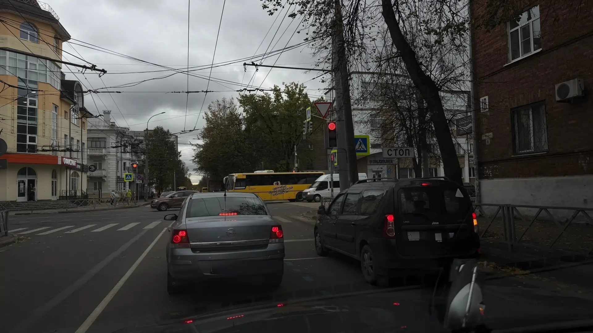 Добрый день! После нанесения разметки платной парковки возникли вопросы, как правильно ...