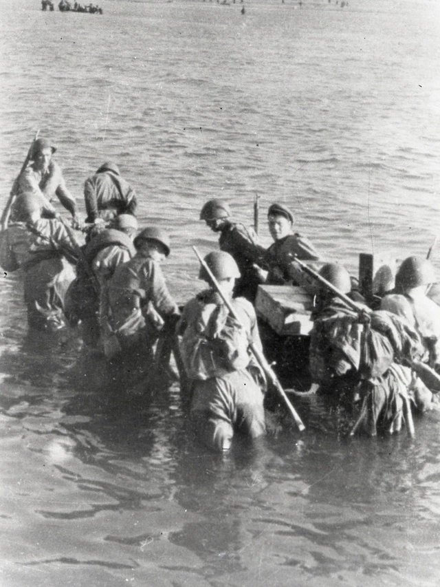 5 октября 1944 года, войска Ленинградского фронта под командованием маршала Леонида Гов...