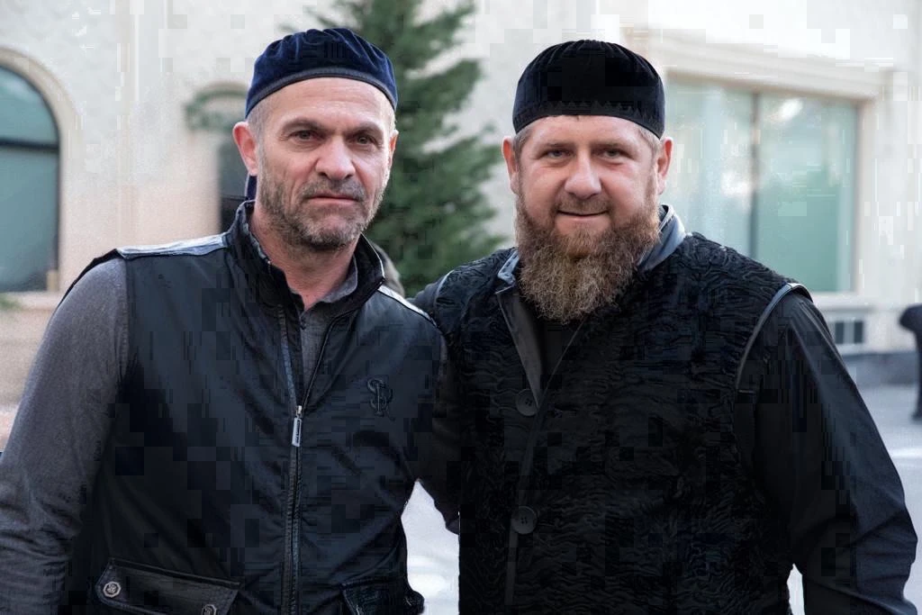 ЛЕРАМЕ МЕХКАН ДА, ДЕЛА реза хуьлийла тха балхан терго ярна, лакхара мах хадорна!

АХМАТ-СИЛА! АЛЛАХУ