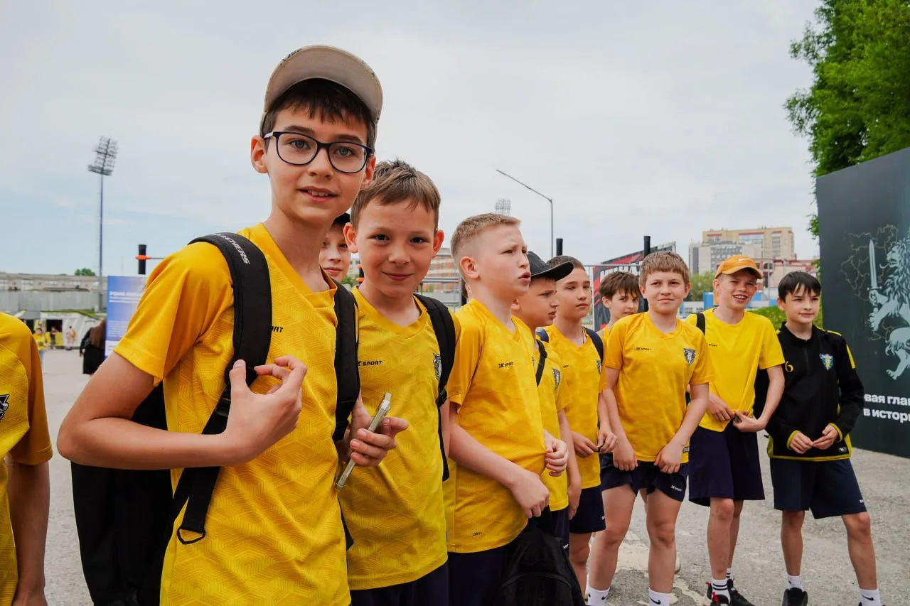 Поздравляем наших самых юных болельщиков с Днём защиты детей! 💛