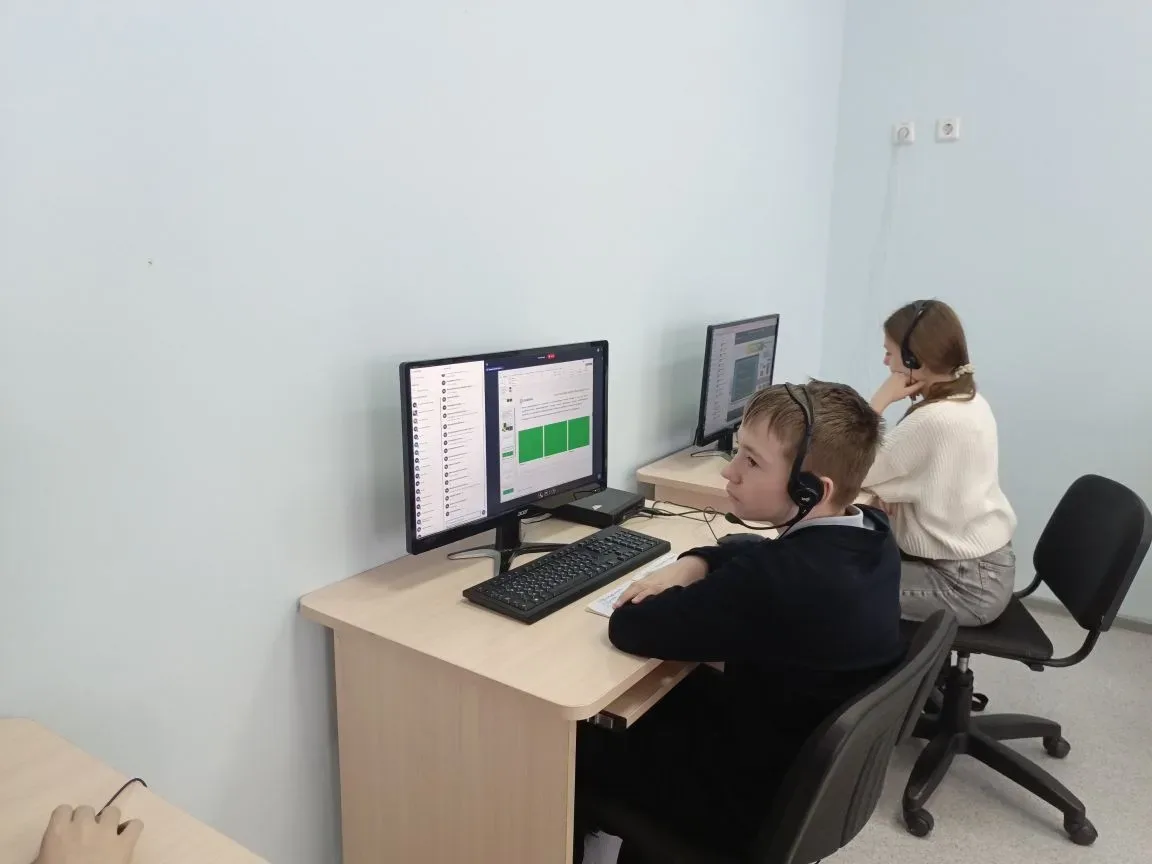🧬12-го и 13-го марта восемь учеников нашей школы №2 приняли участие в образовательном интенсиве «АГР