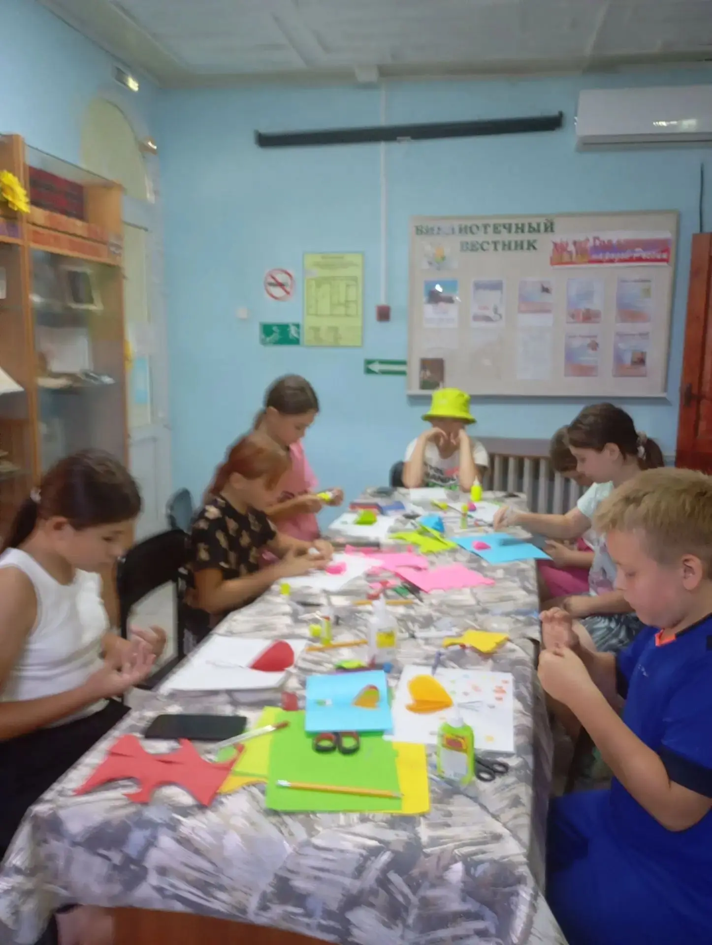 В творческой мастерской кипит работа! 🎨❤️
