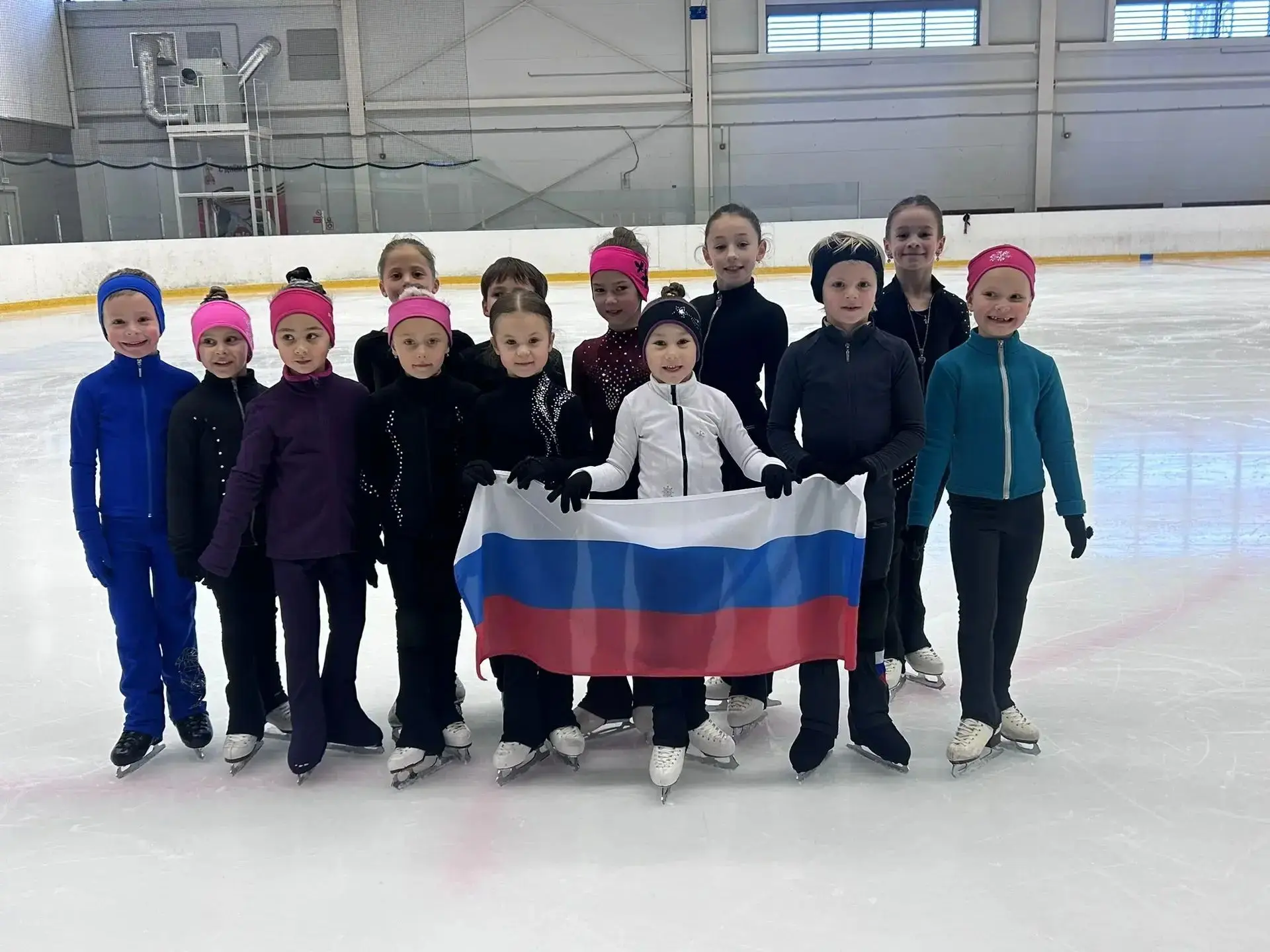 За каждой победой на льду — годы тренировок, сотни повторений и огромное желание станов...