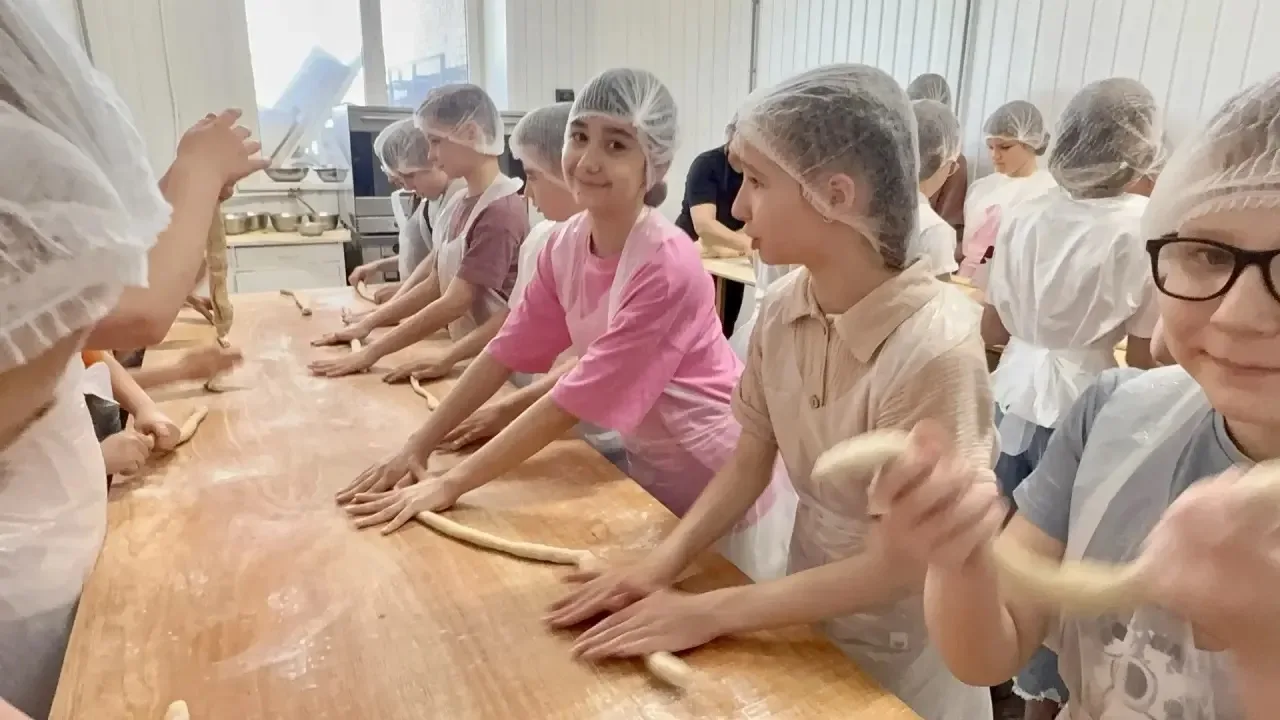 🍞✨ 7 мая 4 «Г» класс побывал на экскурсии «Чубовский хлеб» ✨🍞  Вместе с классным руководителем и род