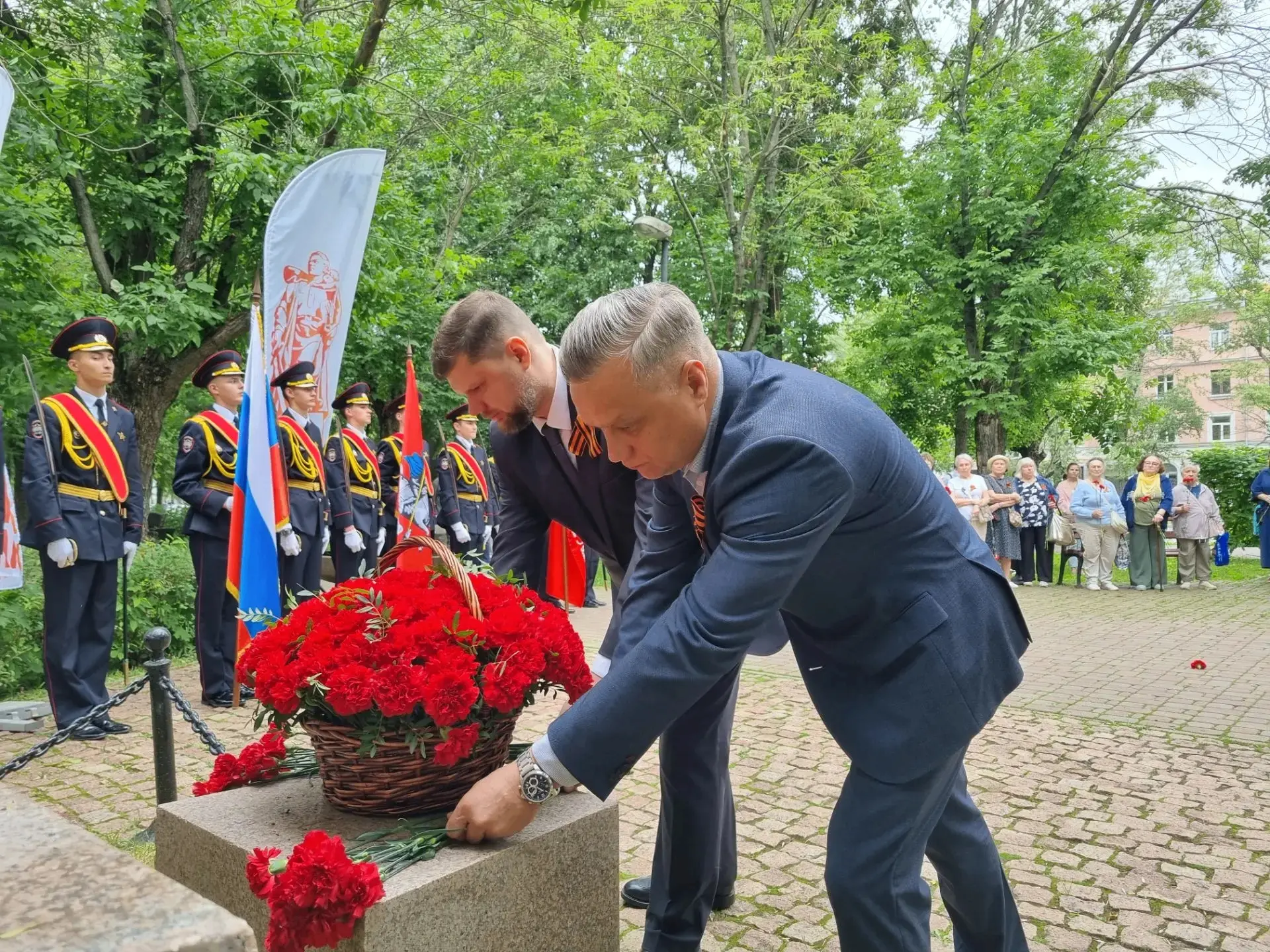 🥀 В День памяти и скорби в районе Южное Тушино почтили память защитников Отечества

85 лет назад, р