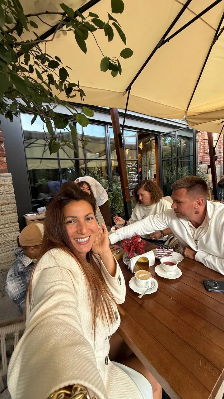 Мой топ-место в Новой Голландии- AVA BISTRO от московского холдинга AVA TEAM x Pinskiy & CO🌿 
Уютна