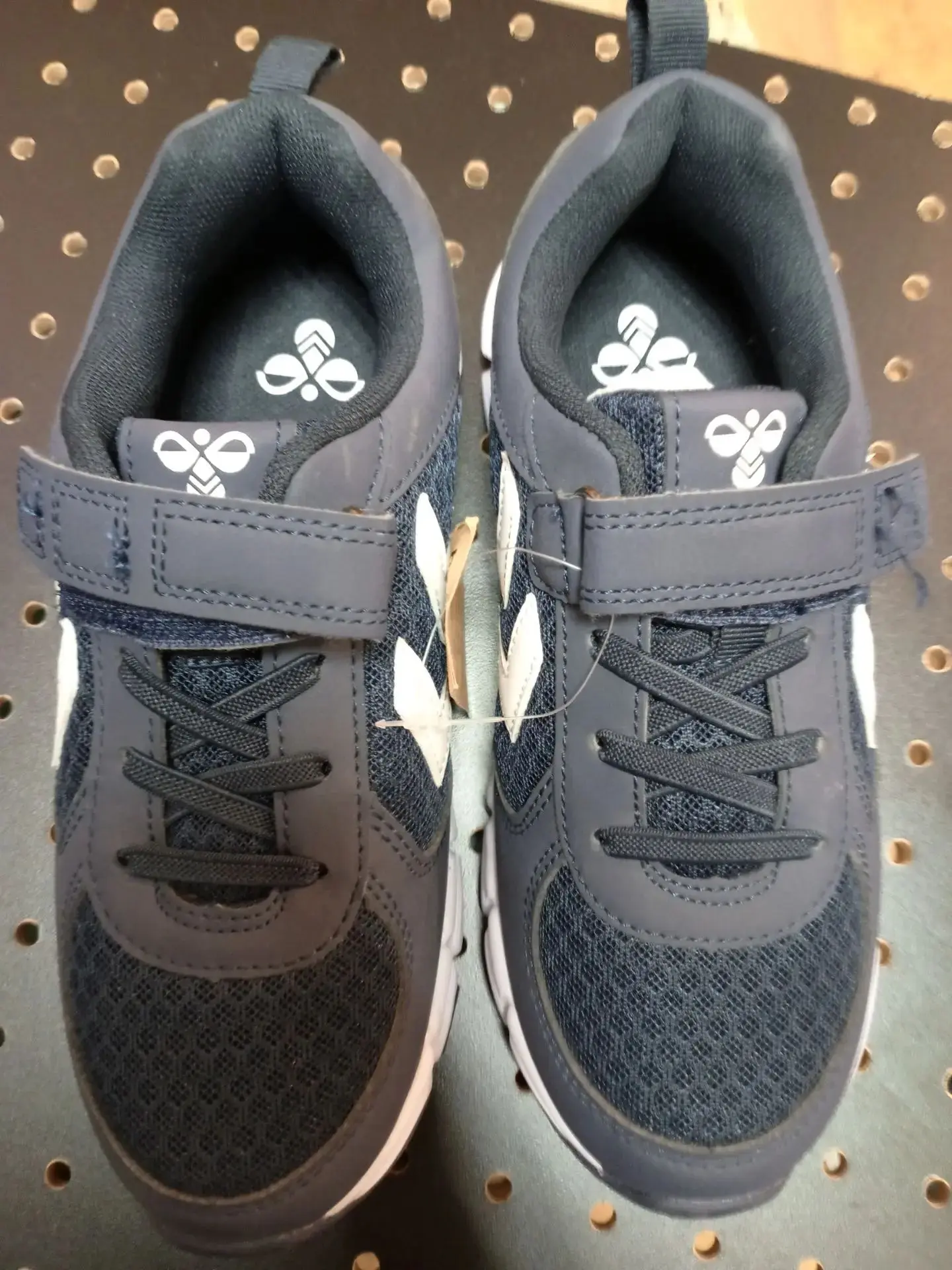 Кроссовки Hummel