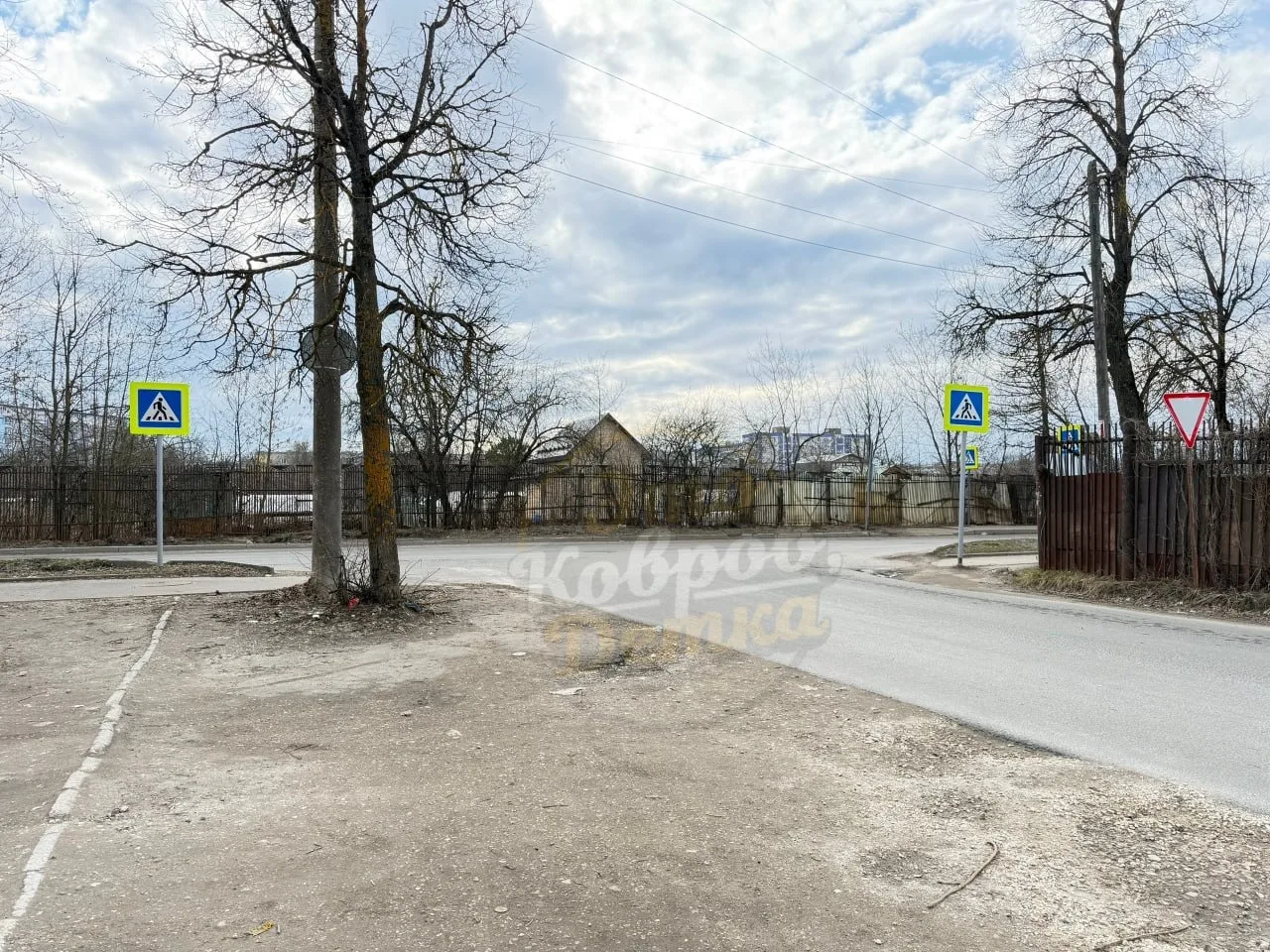 ❗️ Вчера (13.04) на данном перекрестке (поворот на ул.Ранжева)  Какое-то ничтожество на черном авто,