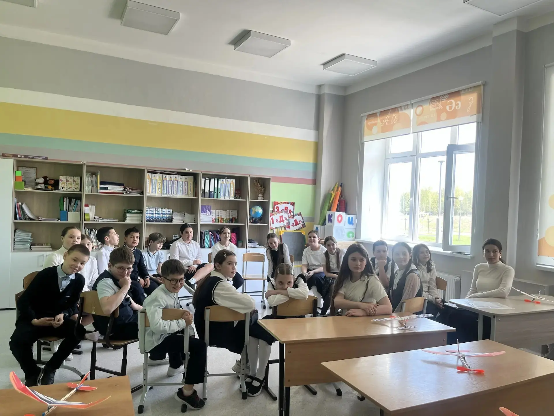 Сегодня у 4 «А» прошло занятие с психологом — тренинг «Круг доверия» 🤗  Ребята делали разминку 💫, ра