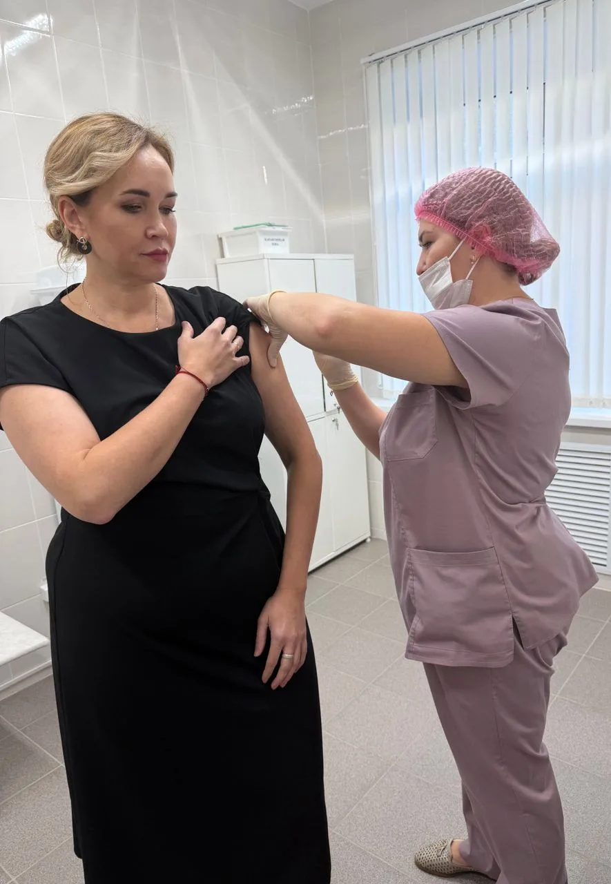 💉Сезон вакцинации в самом разгаре, и лучший пример — это личный пример! Наш главный вр...