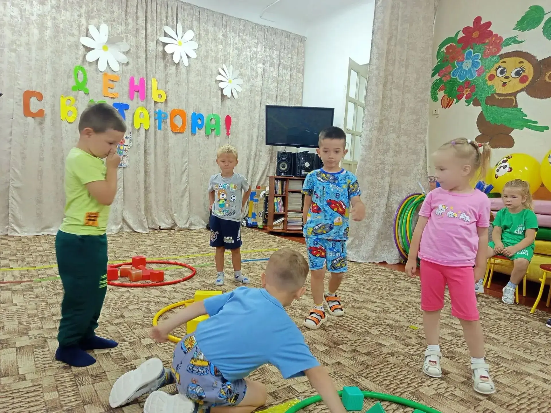 Всемирный день светофора отмечается 5 августа. С ребятами было проведено познавательное...