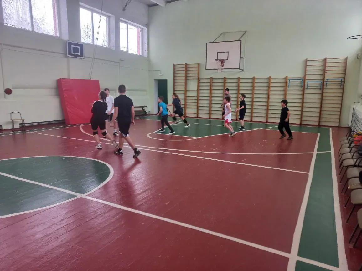 Тренировочный процесс по баскетболу на базе МБУ ДО СШ "Олимп"  х. Старая Станица (бывша...