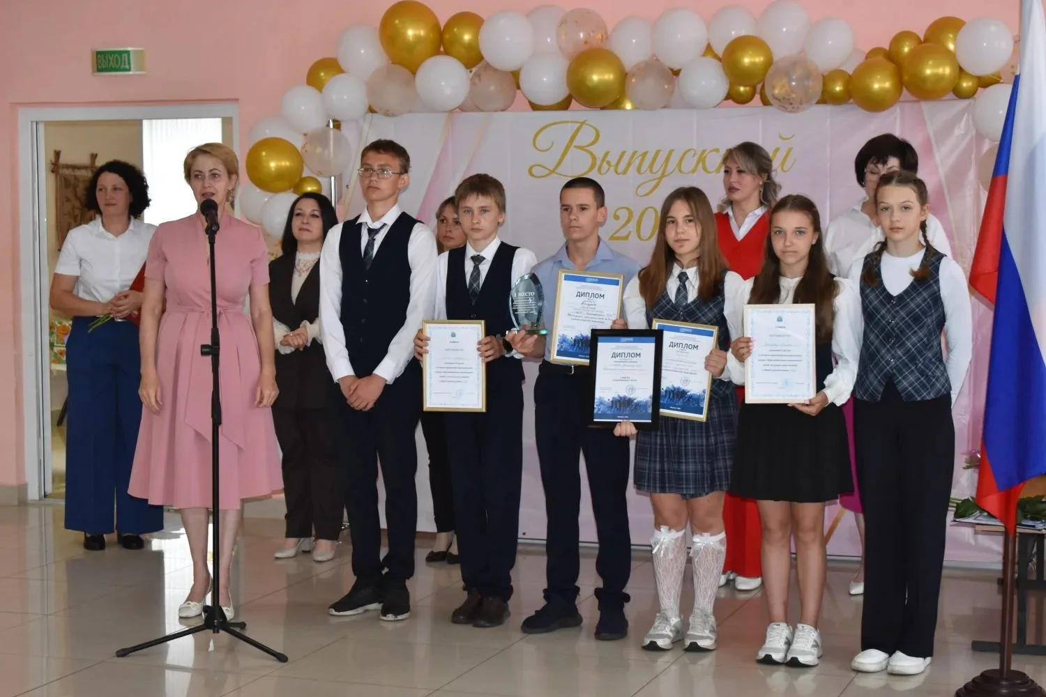Сегодня в нашей школе прошёл долгожданный Последний звонок! Это волнительный и запоминающийся момент