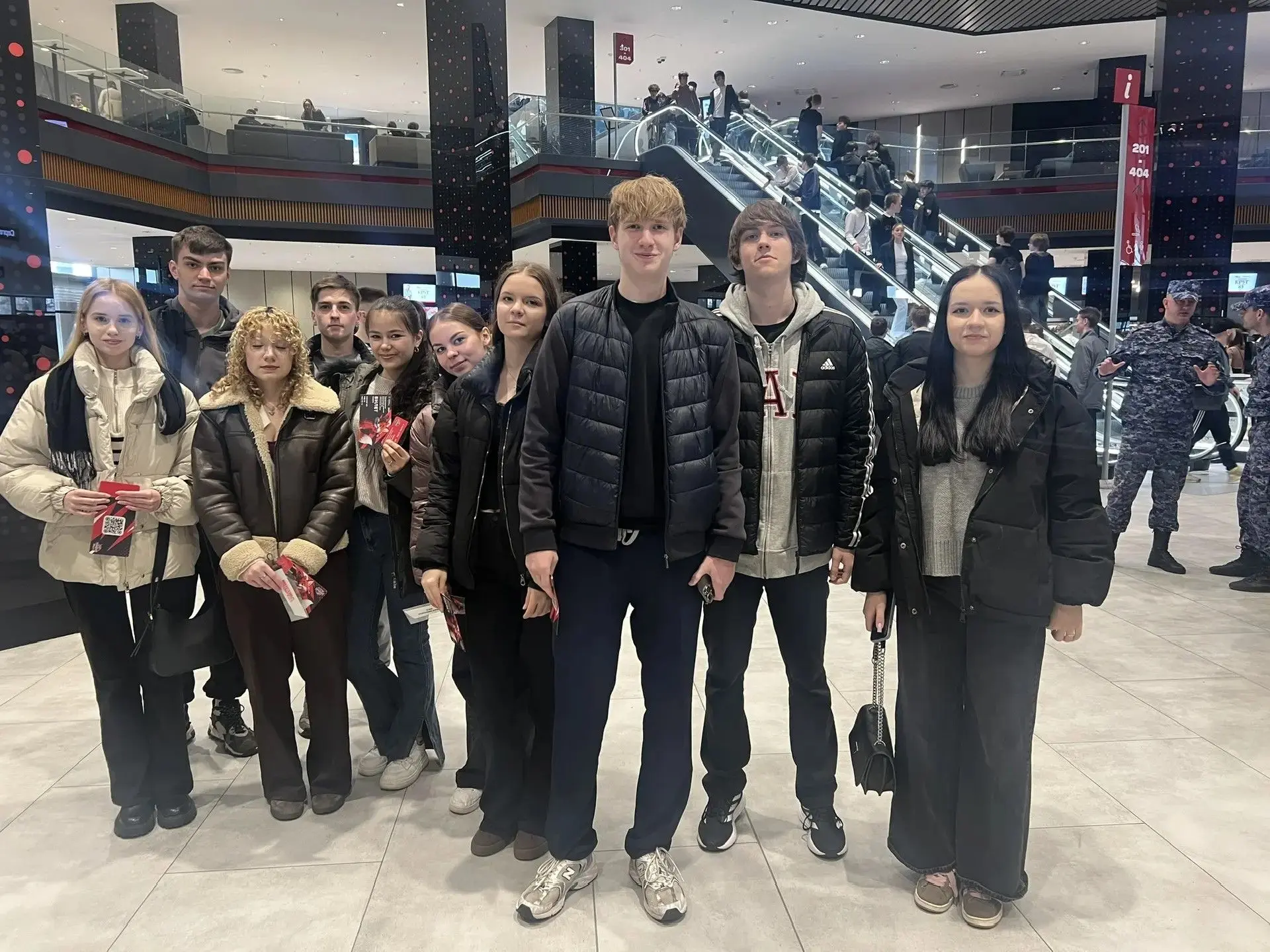 В среду, 29 апреля, ученики нашей школы, под руководством учителя физкультуры Валерия Алексеевича, п