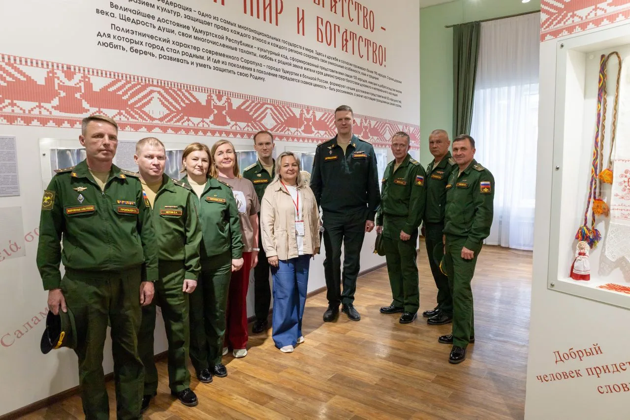 ⭐ В преддверии Дня России Сарапульский музей-заповедник принял военнослужащих Вооруженн...