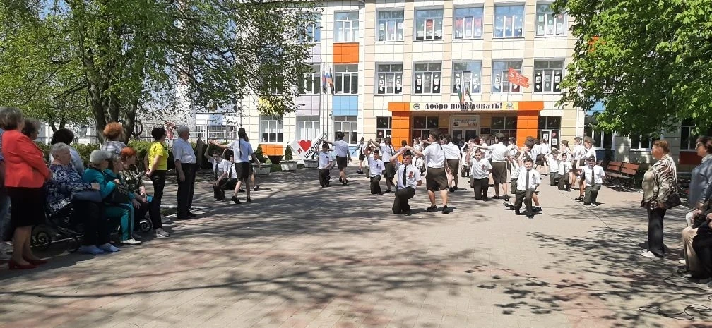 🏫 В рамках  регионального проекта «К соседям в гости»  нашу школу сегодня посетила  делегация из Чер