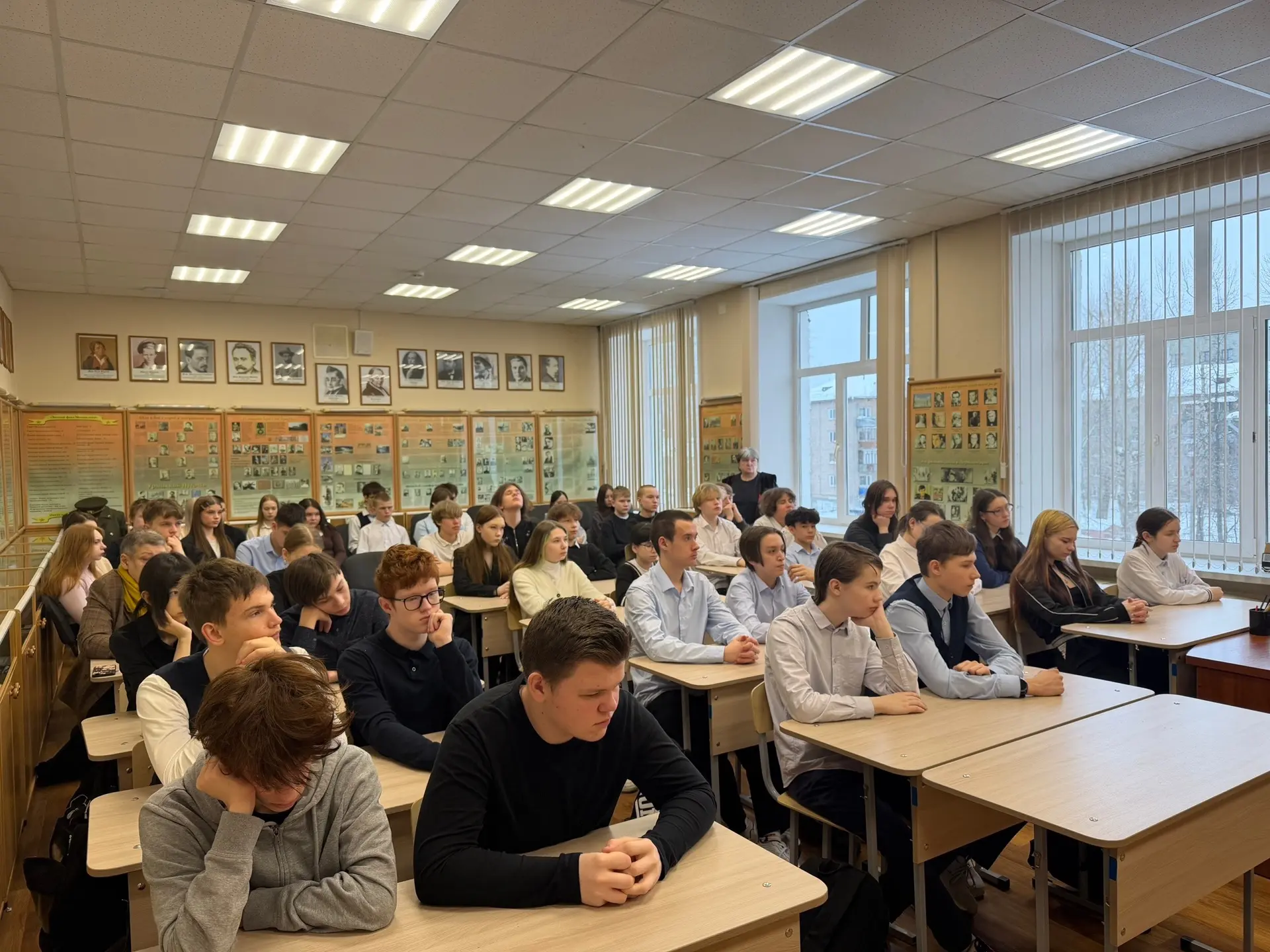 👩‍⚖️02 марта прошла важная беседа для старшеклассников на тему «Финансовые махинации и их последстви