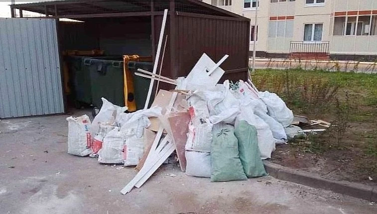 ❗️Обращаем внимание отходобразователей на недопустимость складирования строительных отходов, шин и п