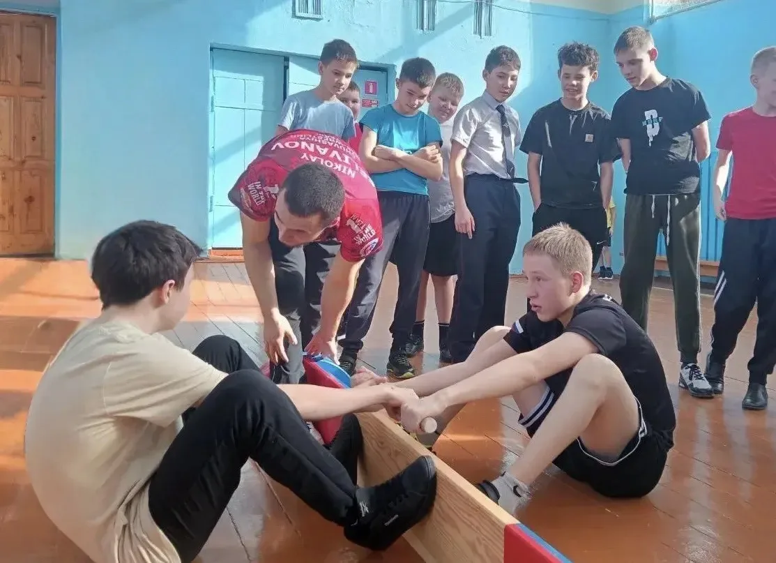 💪🏻Мас-рестлинг в нашей школе: сила, дух и путёвка на республиканский фестиваль!