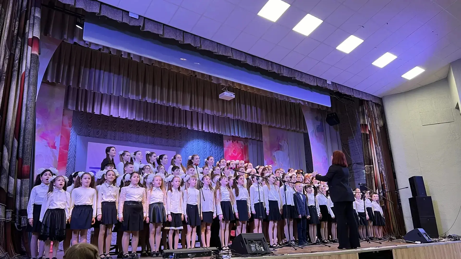 Поздравляем коллектив художественной самостоятельности и его руководителя Банникову Светлану Викторо