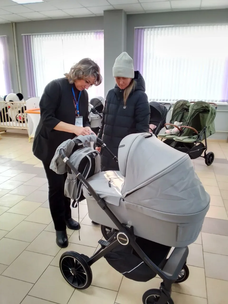 Пункт проката в Семейном МФЦ: вещи для малышей можно взять бесплатно 🤱  В Туле на базе Семейного МФЦ