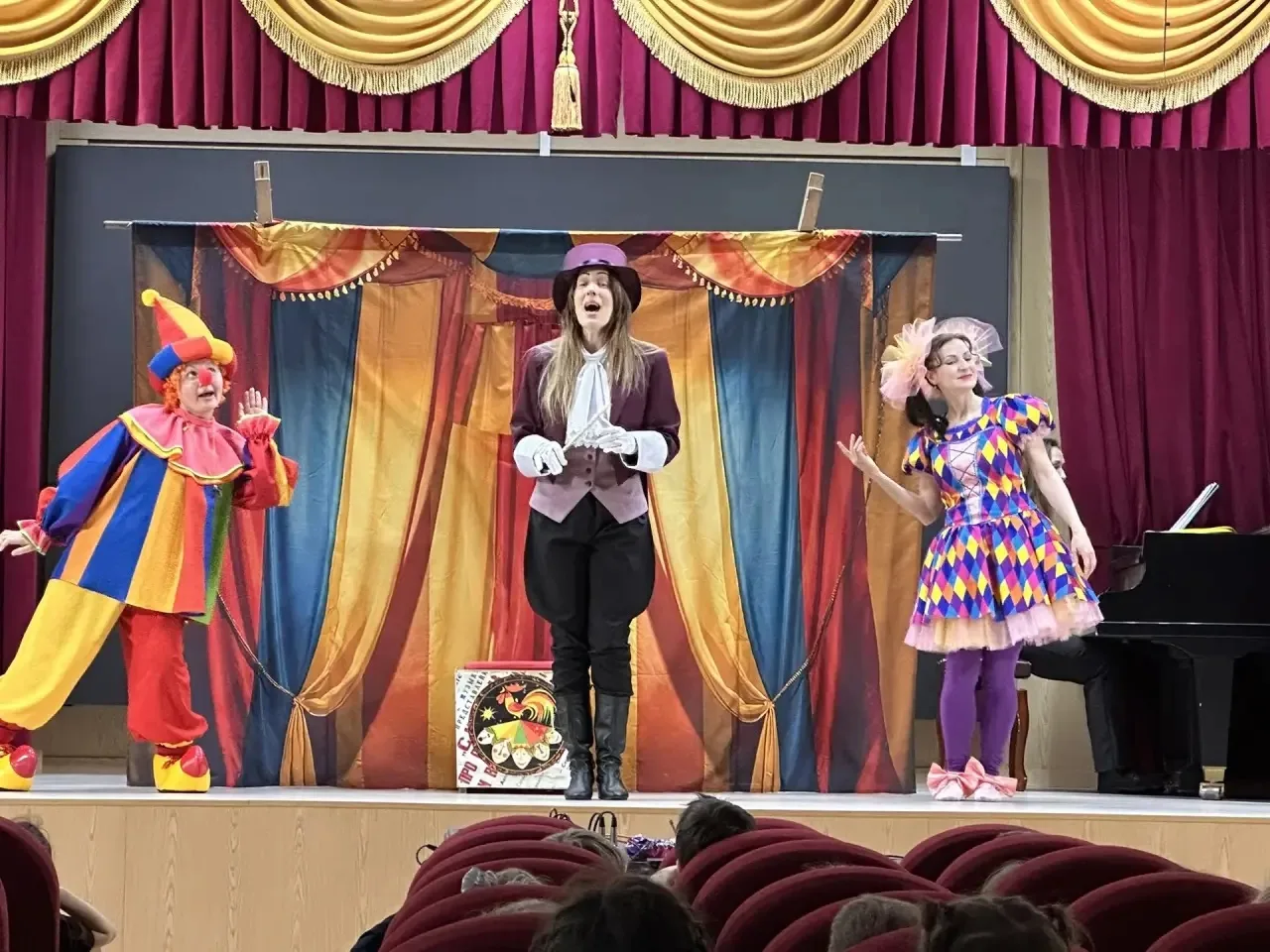 ЛЮБИМАЯ ФИЛАРМОНИЯ🎶 В лицее состоялся заключительный концерт Нижегородской филармонии. Ребята с удов
