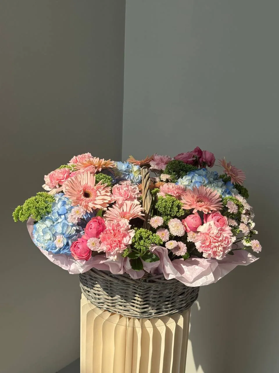 Два настроения. Две истории. 🌸
Нежная палитра розового и голубого — для тех, кто любит лёгкость, ро