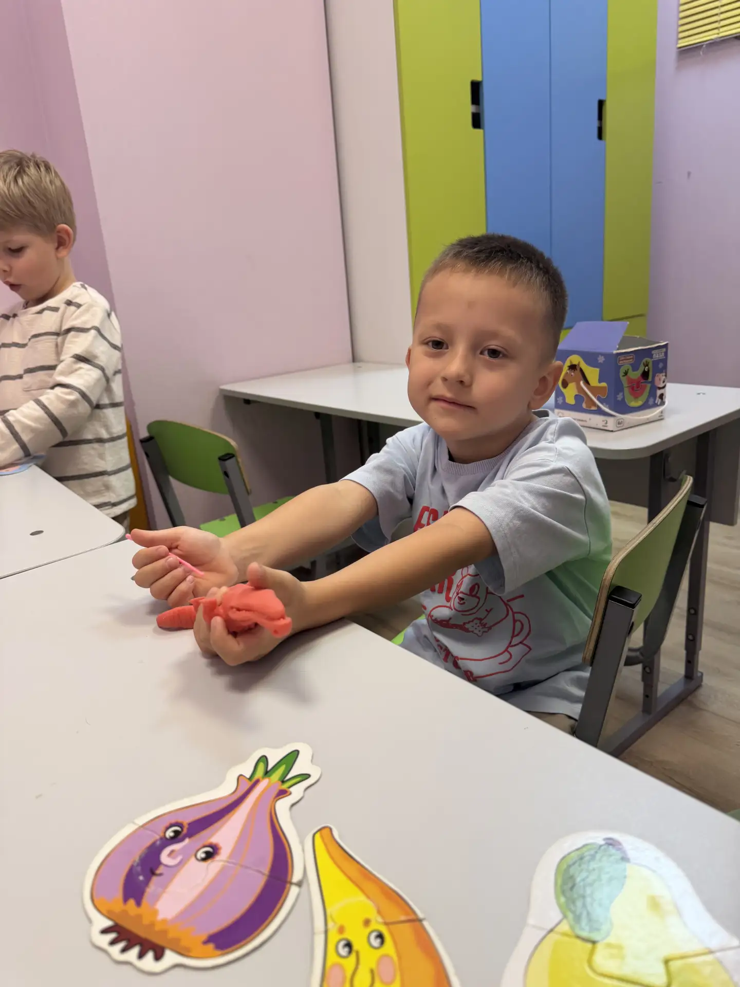 Сегодня новый день, и он начался с добрых дел! На занятии по творчеству в старшей и мла...