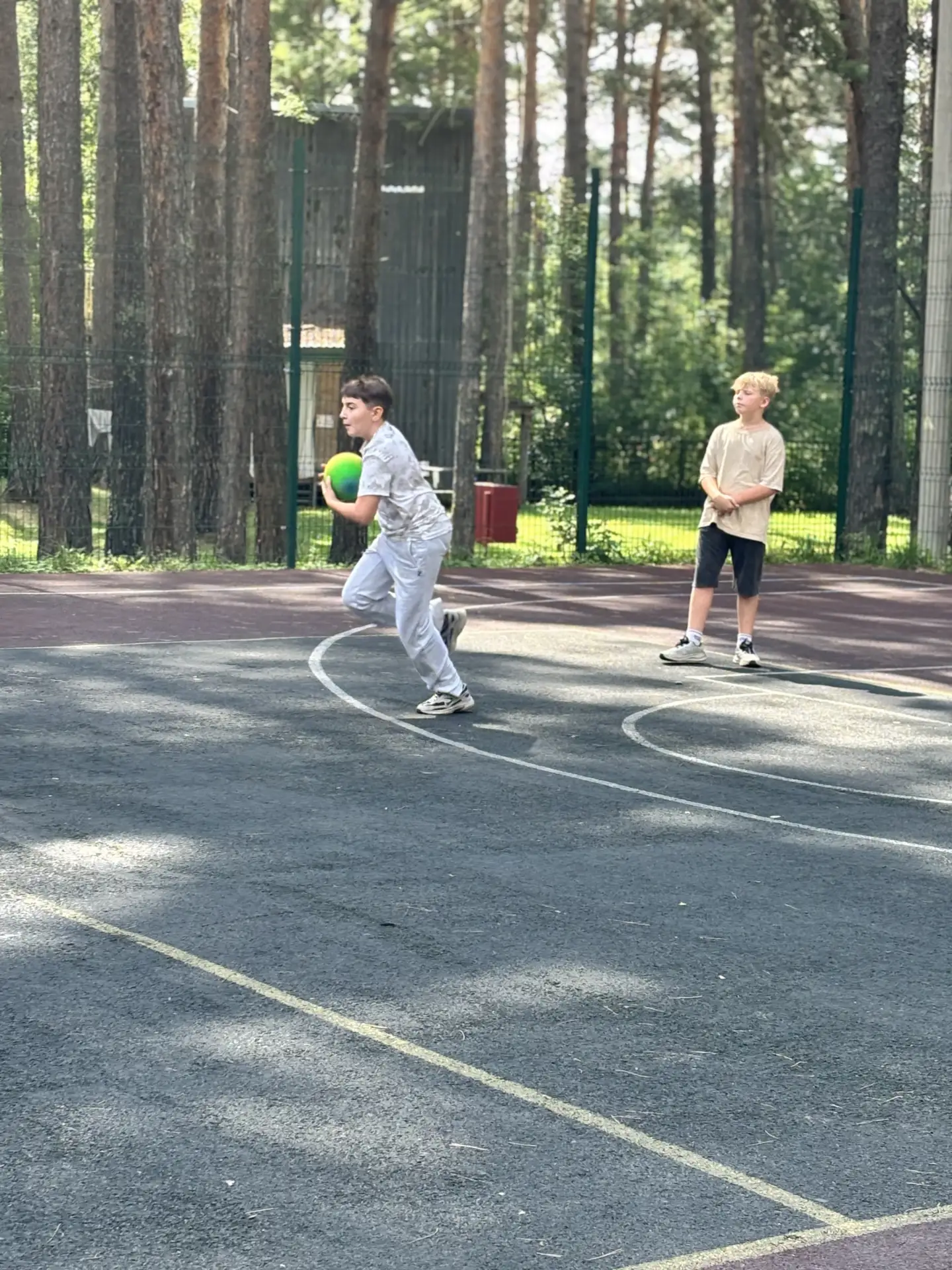 Между 13 и 10 отрядом прошли соревнования по вышибалам 🏐
