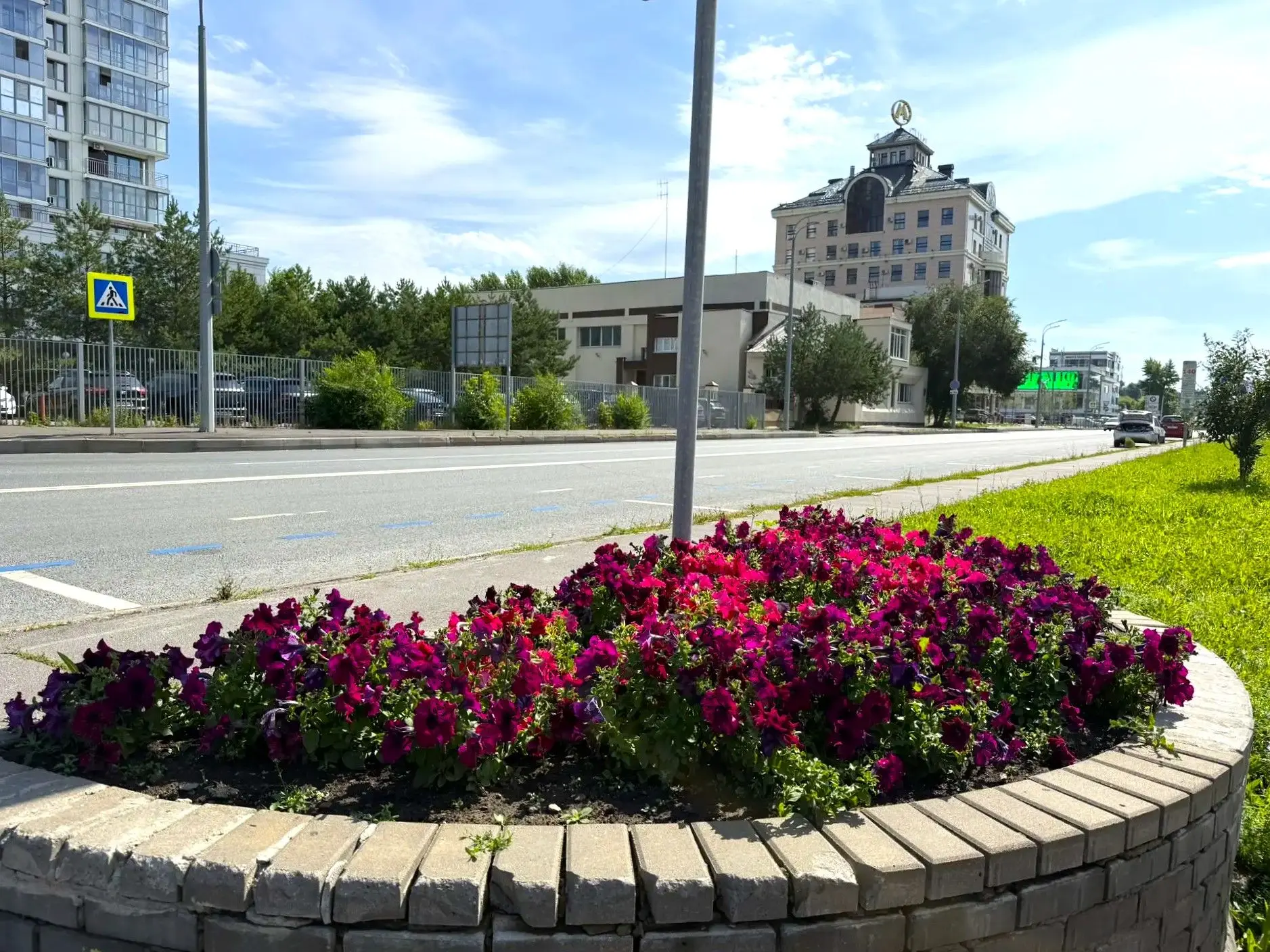 🌺💕 Говорят, что красота спасет мир, а мы добавляем, что она еще и поднимает настроение

✨🚇 Всем и
