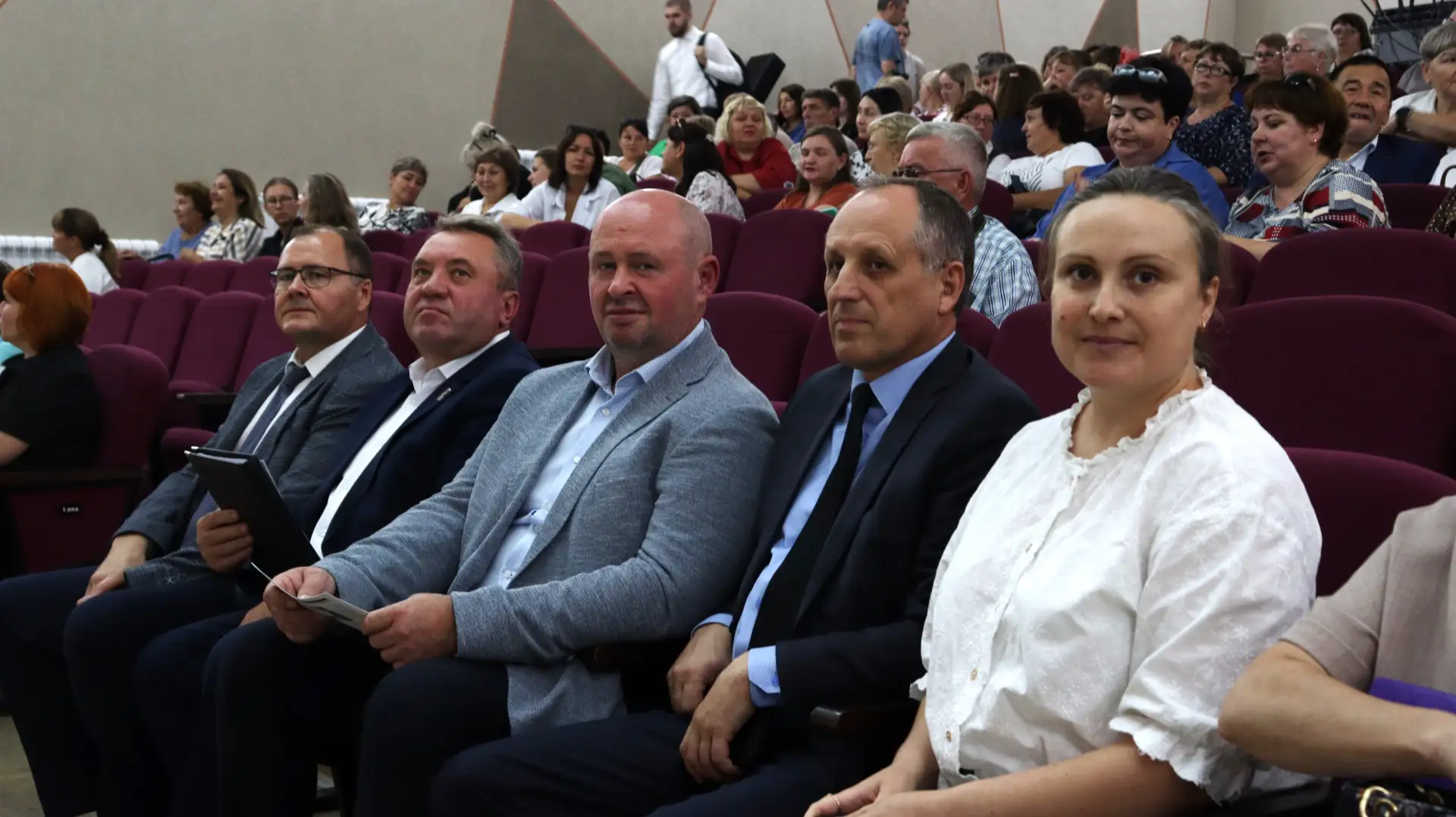 Сегодня в Нововаршавском районе состоялась традиционная августовская конференция педаго...