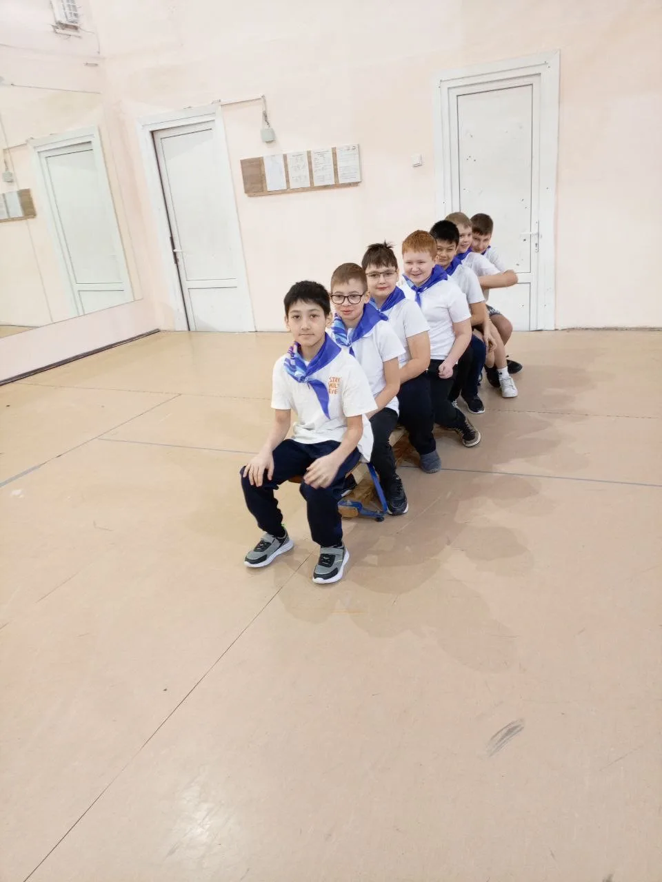🌟 Эстафета, посвященная Дню защитника Отечества! 🇷🇺  20 февраля в наших 4-х классах прошла захватыва