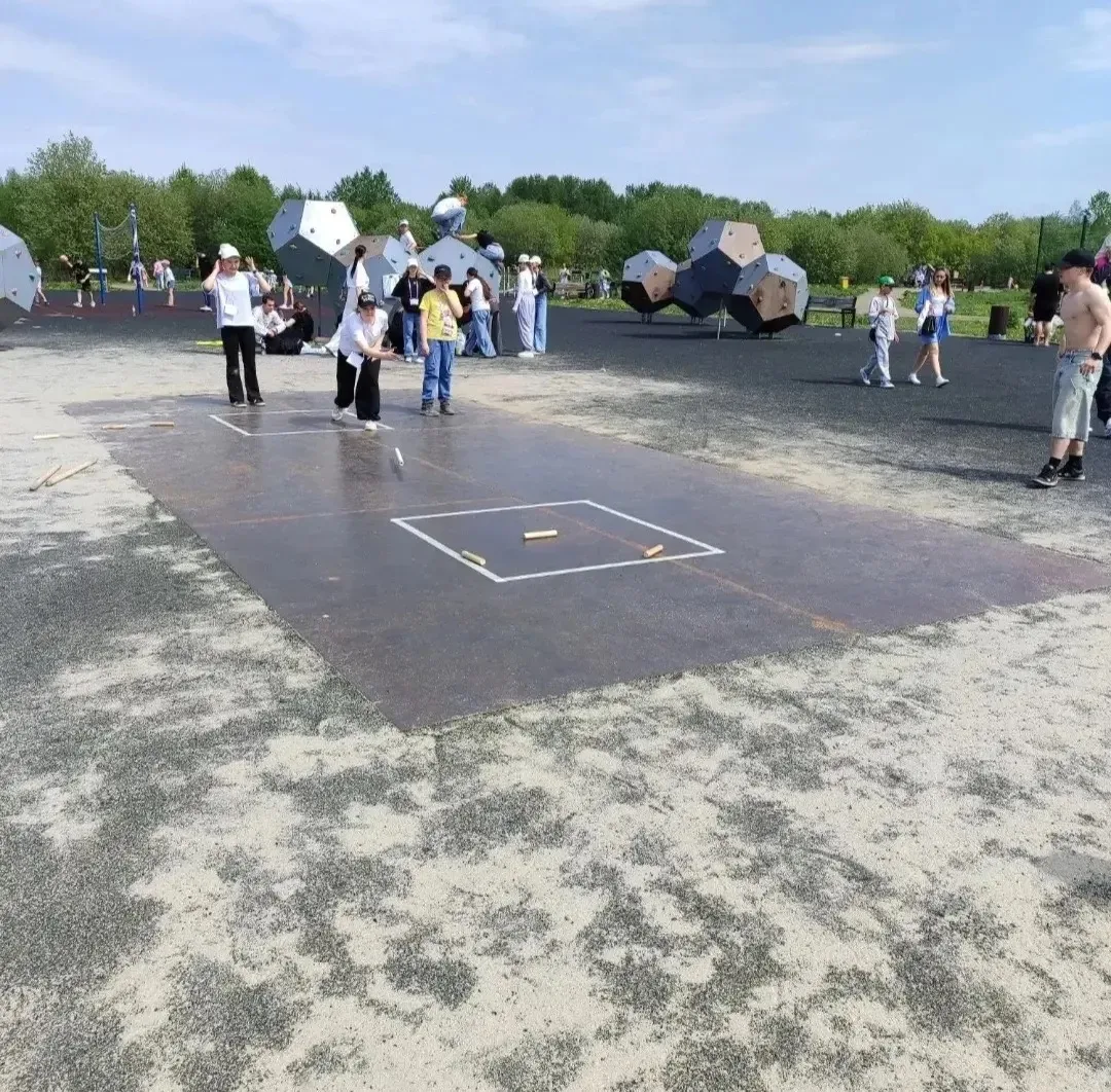 🌳 «Леса Первых. Деревья дружбы» — под таким девизом 17 мая в Шарташском лесопарке прошла масштабная 