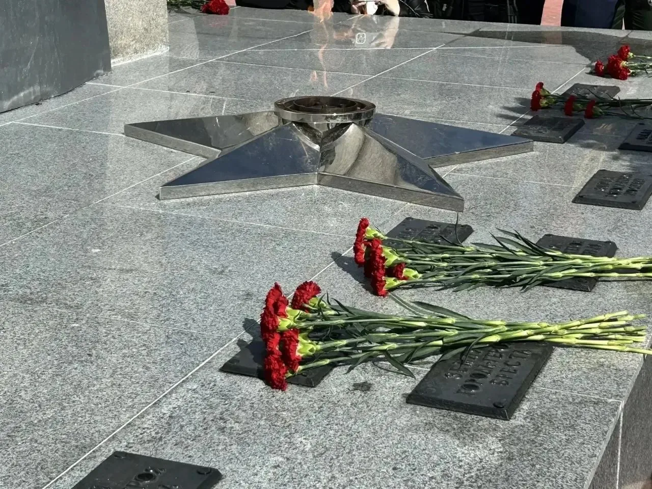 🎗️ В Благовещенске зажгли Вечный огонь: в мероприятии, посвящённом годовщине окончания...