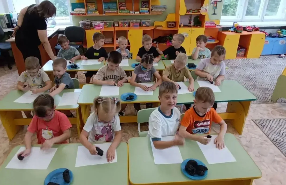 🇷🇺 Сегодня в нашей группе мы провели увлекательное занятие, рисуя волшебным угольком!...