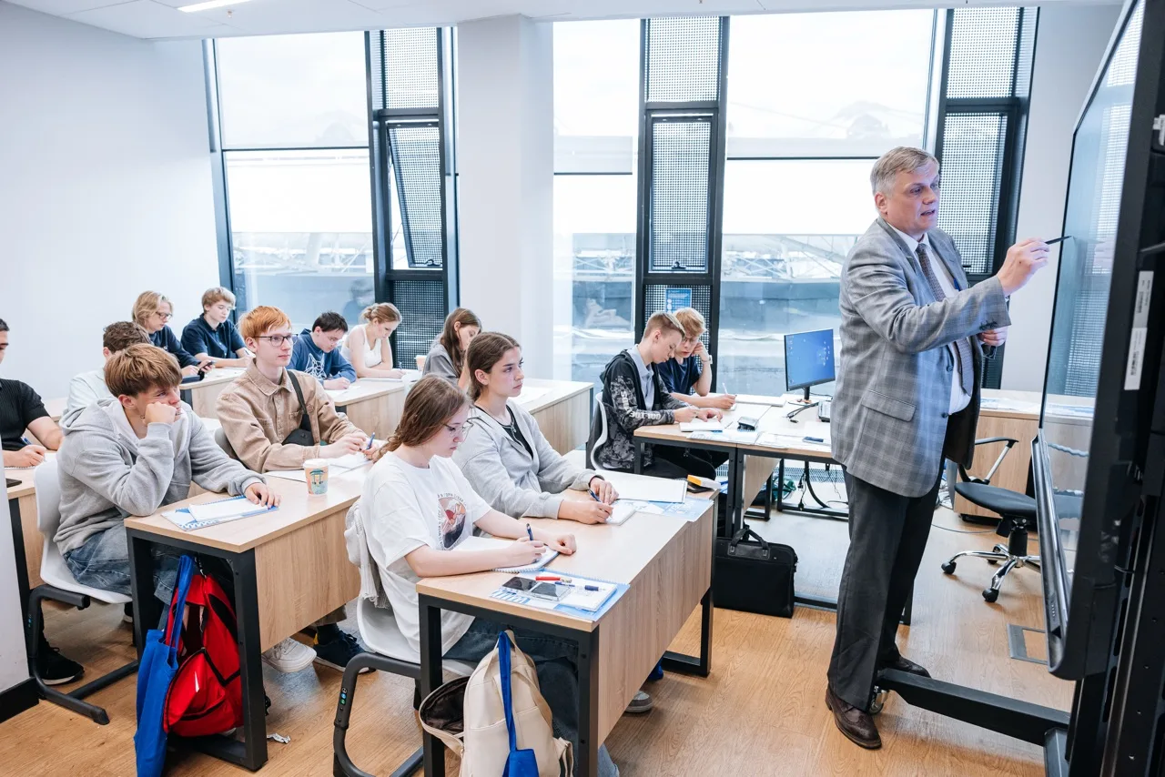 🤩 Ещё один поток летних курсов позади!

На прошлой неделе в МГТУ им. Н.Э. Баумана прошли сразу 4 ле