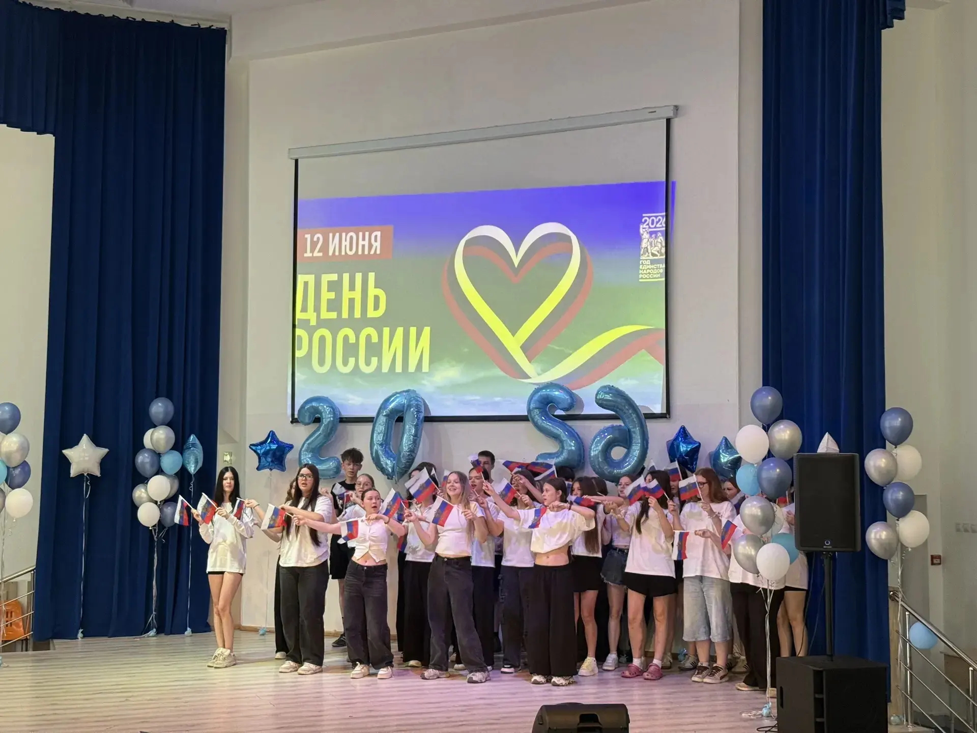 Рабочий день воспитанников детского лагеря труда и отдыха «МИР: молодые, инициативные, решительные» 