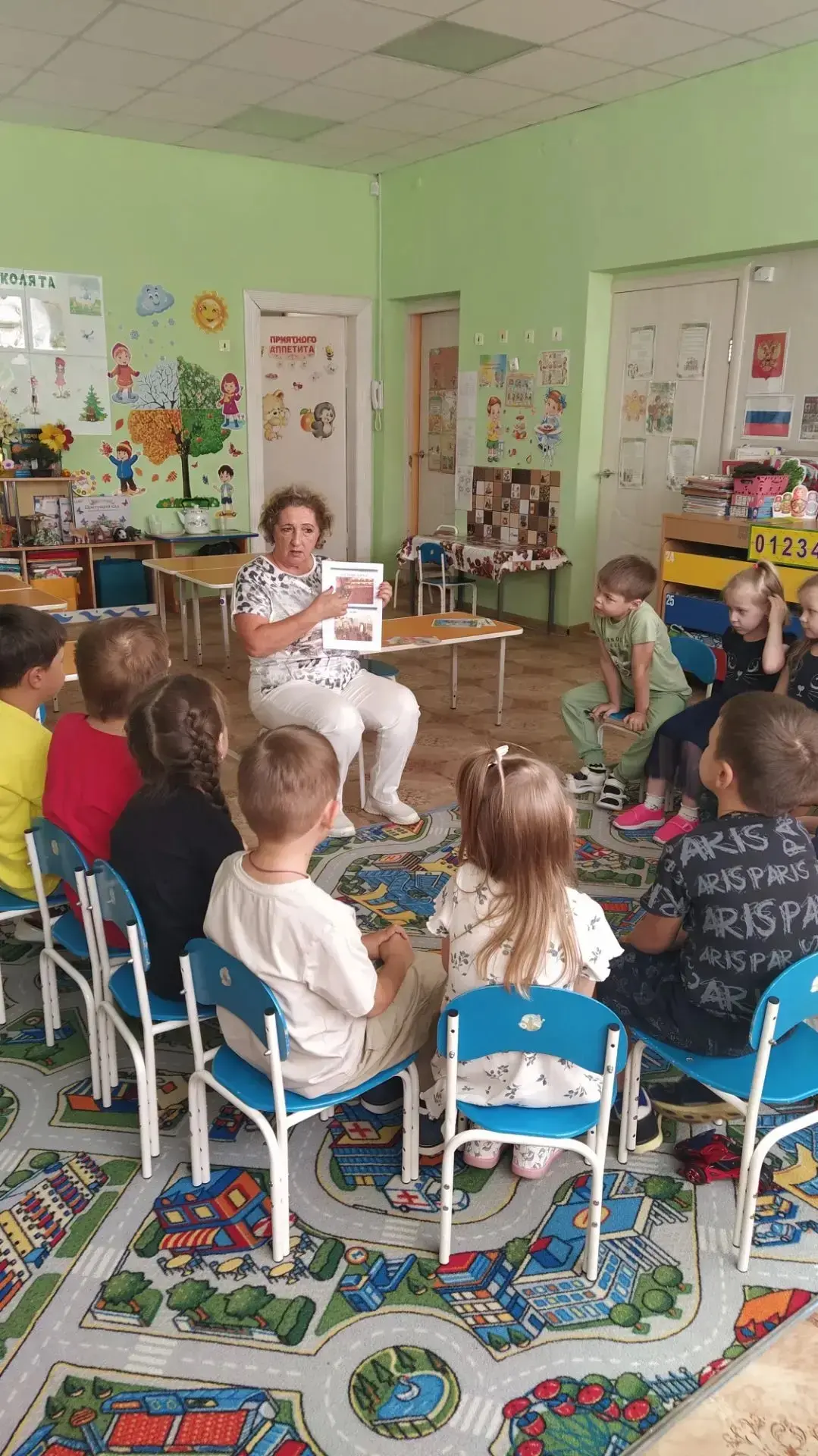 Подготовительная группа " День российского кино беседа " Как создаётся кино?"