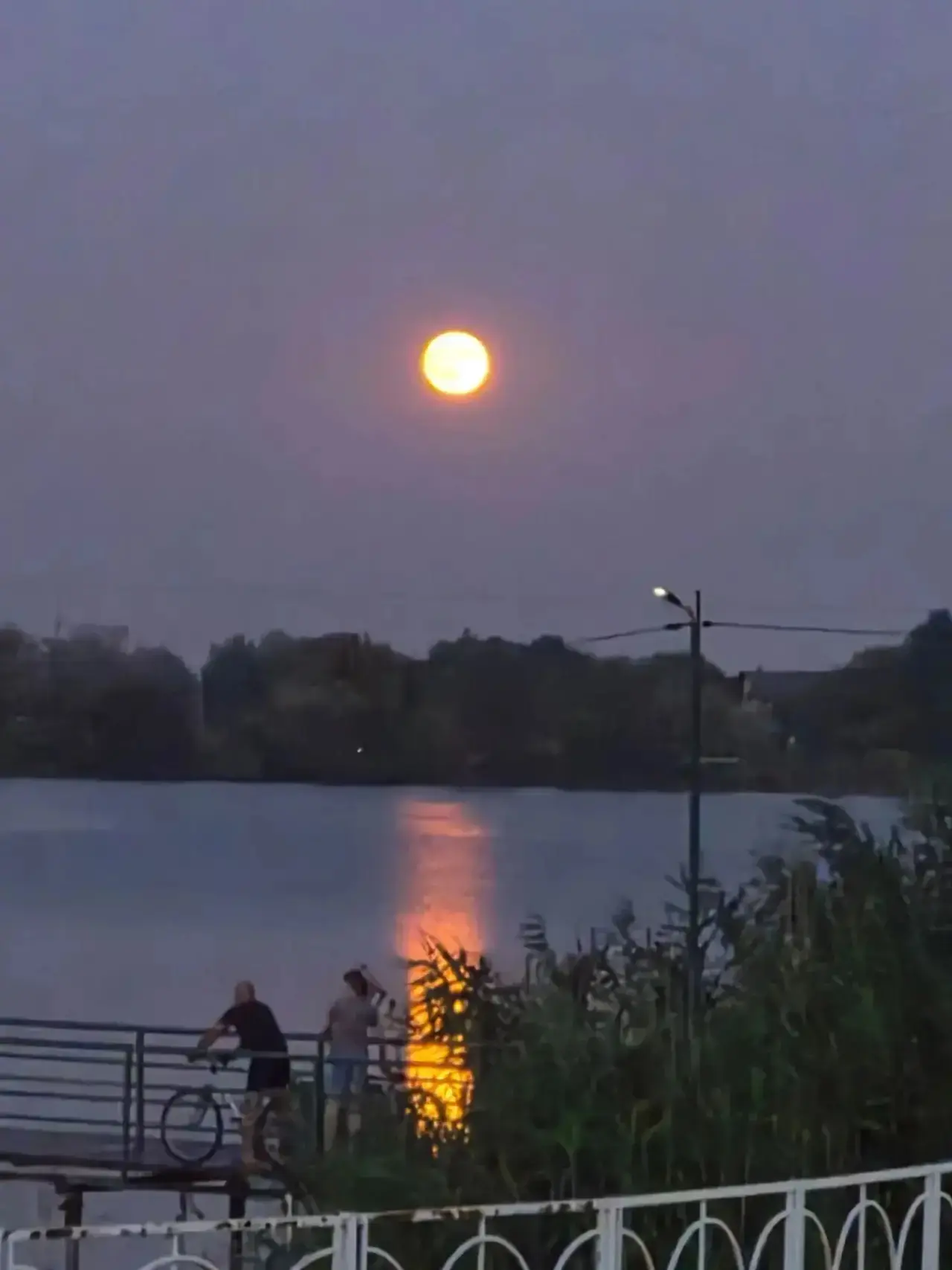🌕 Добрый вечер. Луна на набережной от нашей подписчицы

📨 Прислать новость