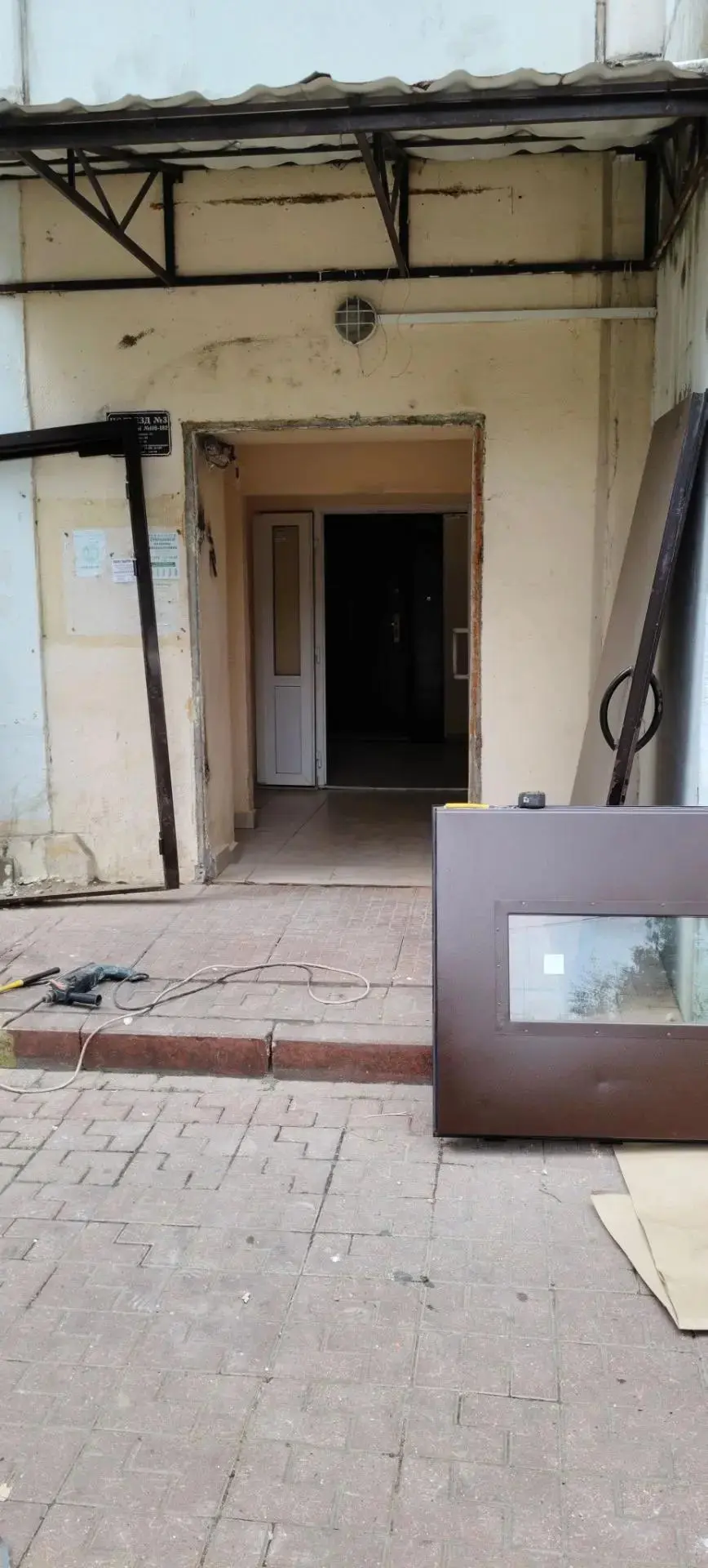 В рамках программы по благоустройству в третьем подъезде дома по улице Северной была пр...