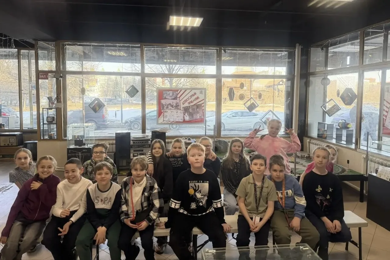 🧳 Незабываемое путешествие в прошлое  Ученики 3 «Г» класса побывали в удивительном музее «Дедушкин ч