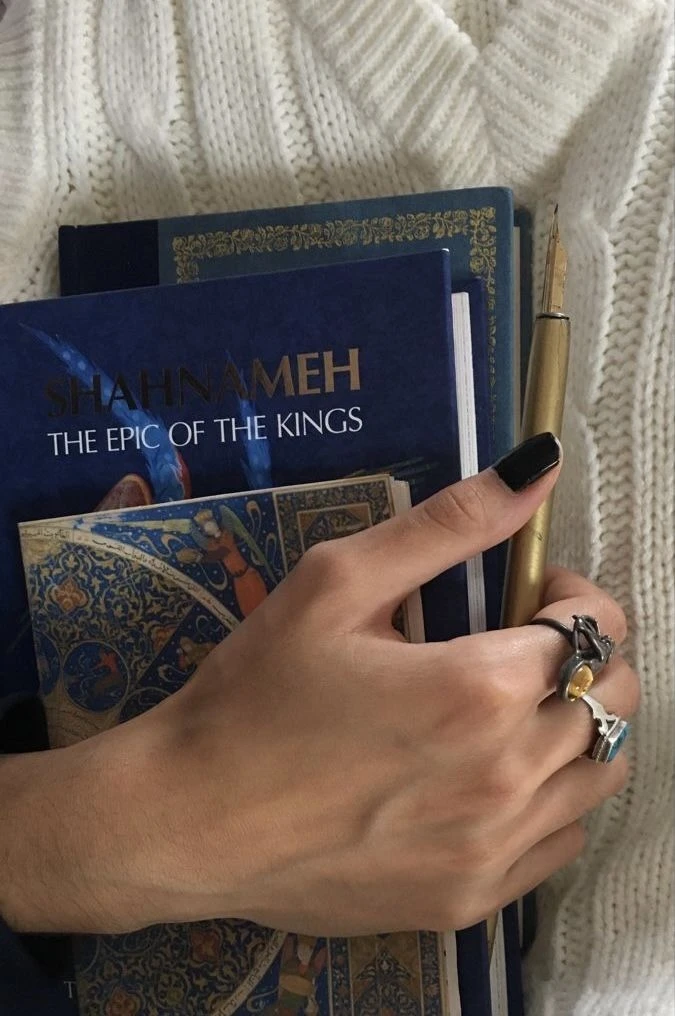 🗯️ Как говорить о времени на английском 🇬🇧  🖇️ 𝗠𝗼𝗿𝗻𝗶𝗻𝗴 — утро 🖇️ 𝗔𝗳𝘁𝗲𝗿𝗻𝗼𝗼𝗻 — день 🖇️ 𝗘𝘃𝗲𝗻𝗶𝗻𝗴 — вечер