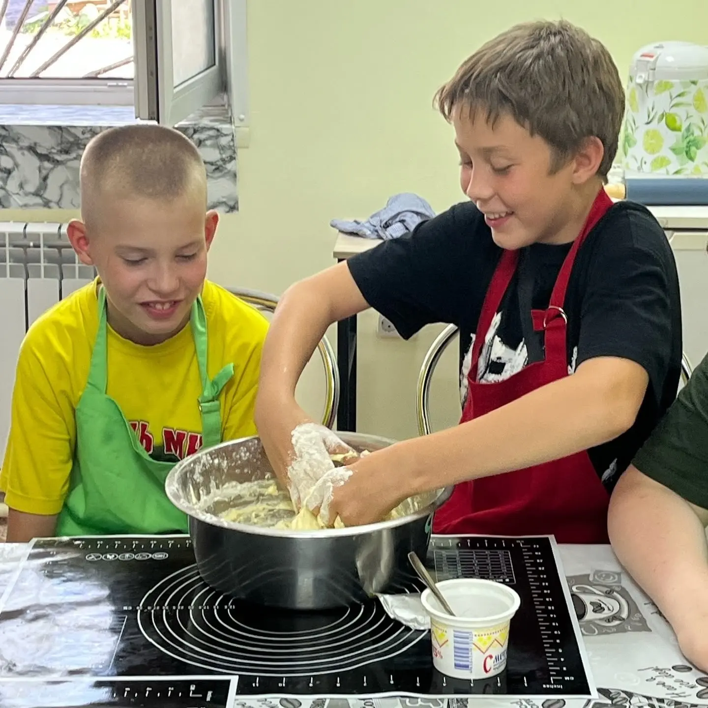 ДЕНЬ УЛЬЯНЫ БАБКИНОЙ НА "ВКУСНЫХ ИСТОРИЯХ"

ПОГОВОРИЛИ о непростой судьбе Ульяны Ивановны: от одиноч