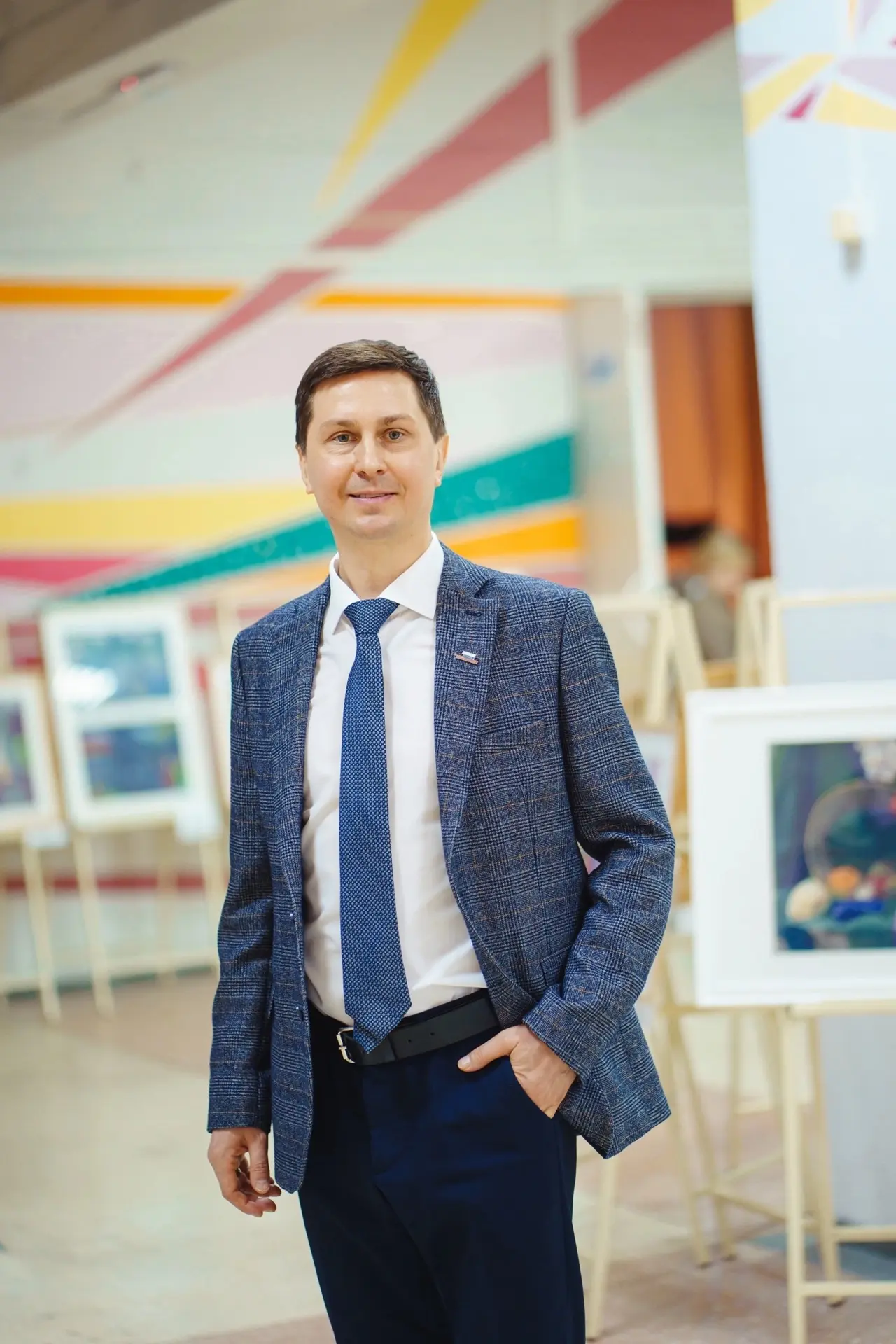 Сегодня поздравляем с днём рождения директора нашей школы Виталия Владимировича Тебенко!