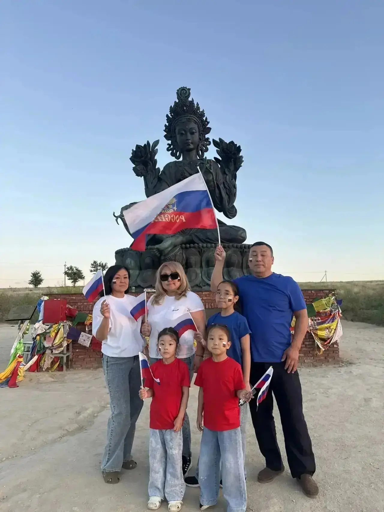 Ко Дню России в детском саду «Харада» Целинного района проходит флешмоб «Моя страна-моя...