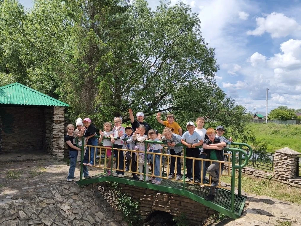 Первый день пришкольного лагеря — просто шик! ✨
