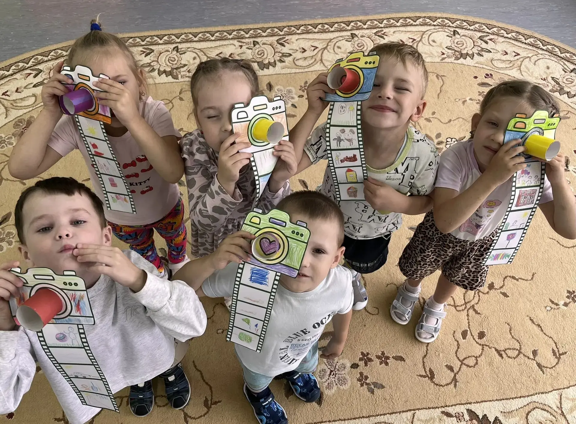 «Пчёлки» в мире большого кино! 🎥