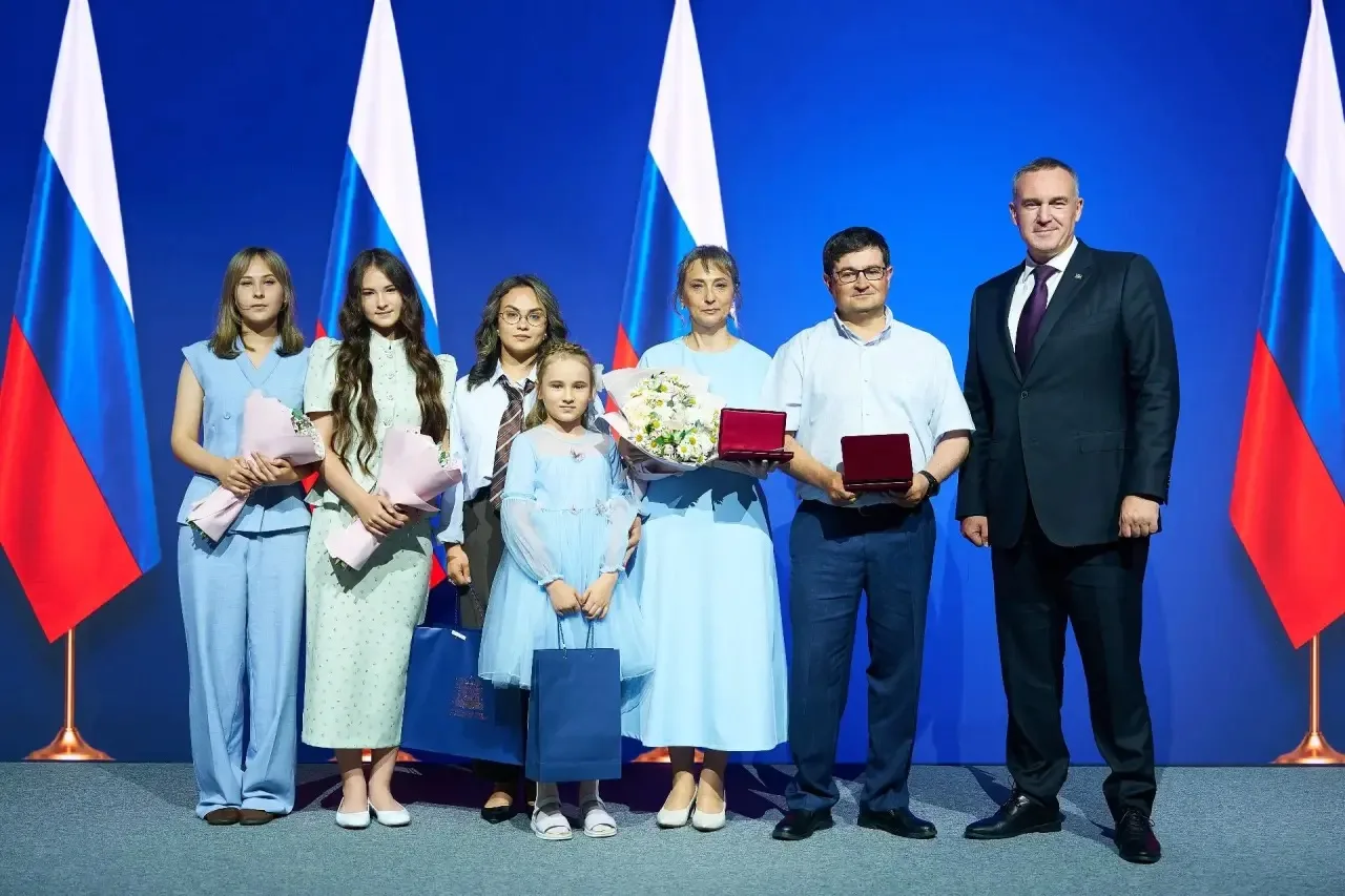 Для каждого из нас семья — это главное место силы, где всегда поймут, примут и поддержа...