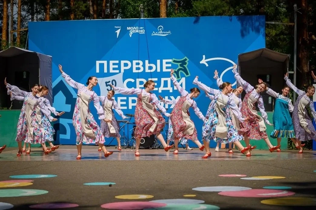 Яркий День России в «Лазурном»: праздник единства и творчества